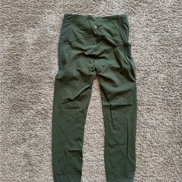 Lululemon 23” crop pants.  Super cute. Work once. Size 6. - Picture 2 of 5